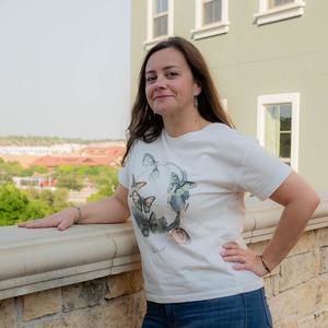 Meet your Posher, Anne cé